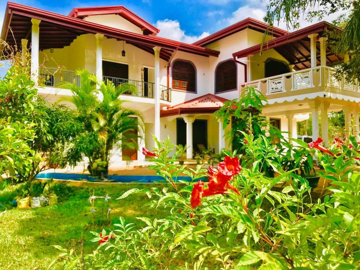 Green Edge Residences Дамбулла Екстер'єр фото